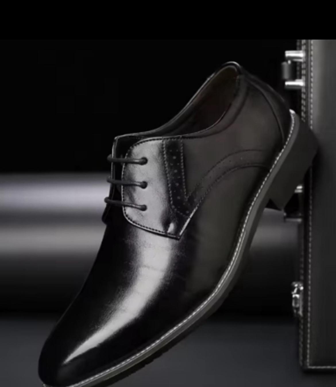 Men's Leather Brogue Lace-Up Shoe